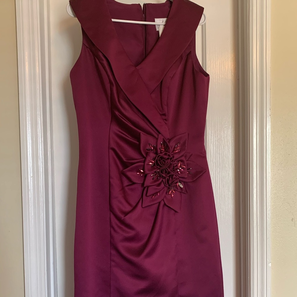 Elegant Burgundy Sleeveless Dress